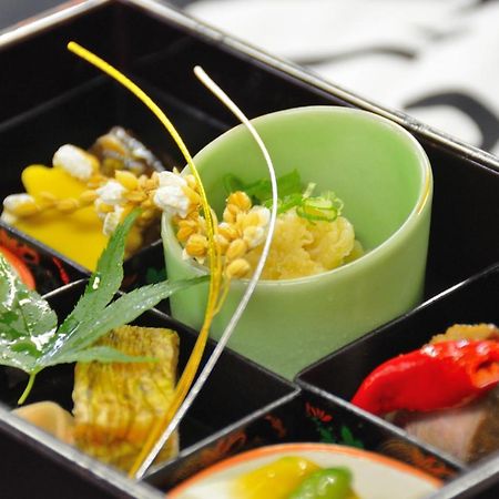 Kadonobo Ryokan Kobe Buitenkant foto