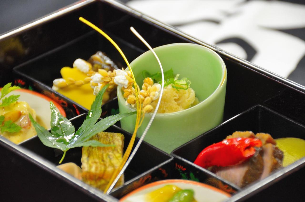 Kadonobo Ryokan Kobe Buitenkant foto